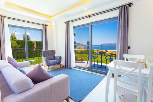Lobelya Suites 