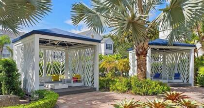 Modern Retreat w/ Pool, Bowling Alley & Grills
