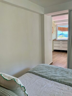 WiFi, bed sheets - Cap Almyra, house on Lavasina Beach, Erbalunga (Brando)