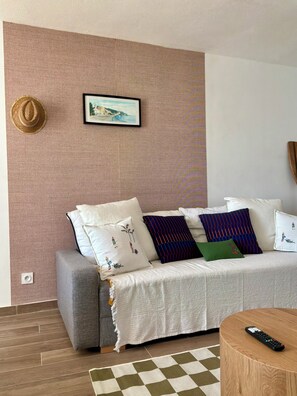 Living area - Cap Almyra, house on Lavasina Beach, Erbalunga (Brando)