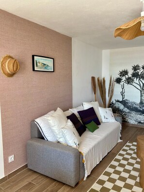 Living area - Cap Almyra, house on Lavasina Beach, Erbalunga (Brando)