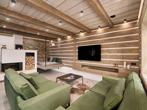 Beautiful private villa for 14 guests with WIFI and panoramic view