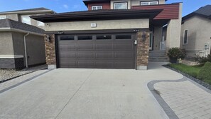 Exterior - Davigo Deluxe.
Luxuriously furnished with guaranteed guests' privacy & comfort. (Winnipeg)