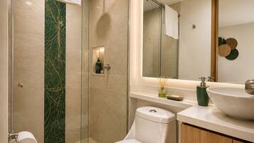 Deluxe Apartment, 3 Bedrooms, Partial Sea View | Bathroom