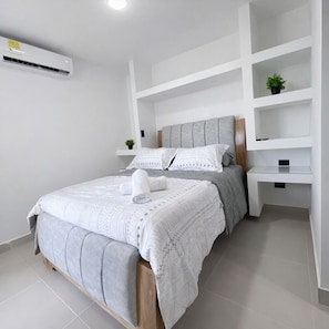 Cubrecamas, decoración personalizada y muebles diferentes 