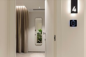 Superior Double Room, Courtyard View | Interior - Dimora degli archi (Terrasini)