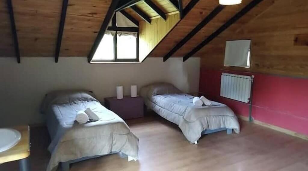 2 bedrooms, iron/ironing board, internet, bed sheets