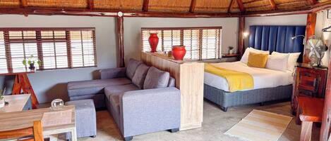Apartment, 1 Bedroom, Accessible | Living room