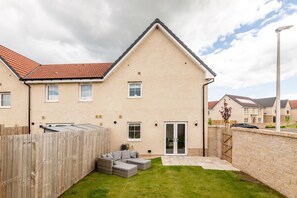 Exterior - Annie Paton Road (No 123) | St Andrews (St Andrews)