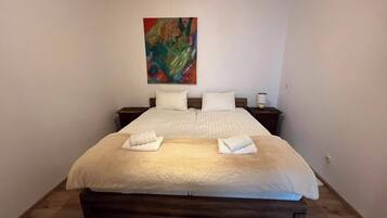 3 Schlafzimmer, Bügeleisen/Bügelbrett, WLAN, Bettwäsche