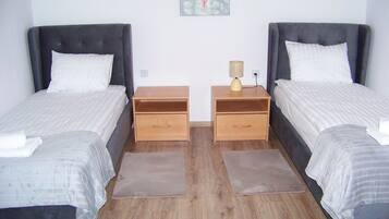 3 Schlafzimmer, Bügeleisen/Bügelbrett, WLAN, Bettwäsche