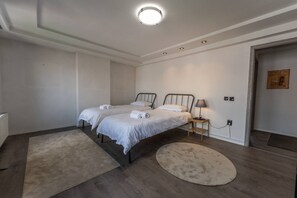 Desk, iron/ironing board, free WiFi, bed sheets - KVR Signature Duplex | City Center (Prishtinë)