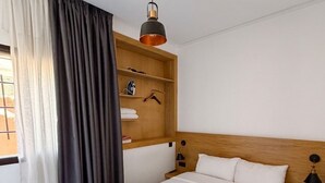 Estúdio luxo, vista para a cidade | Ferros/tábuas de passar roupa, Wi-Fi de cortesia