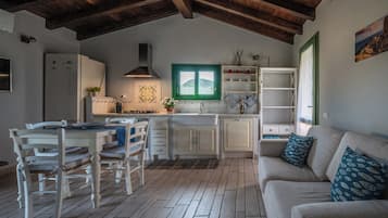 Apartment, Hügelblick | Wohnbereich