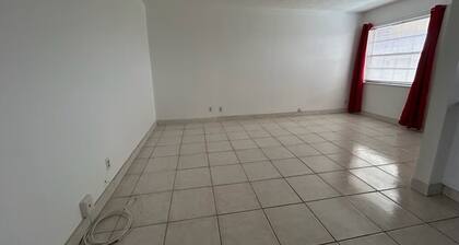 Gorgeous 1-bedroom condo with AC in lively Hollywood + a Pool!
