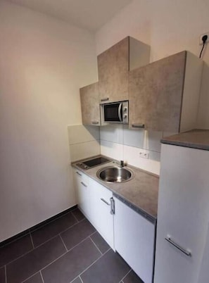 Private kitchen - L Center Leipzig - Studio apartment for 2 with a balcony (Leipzig)