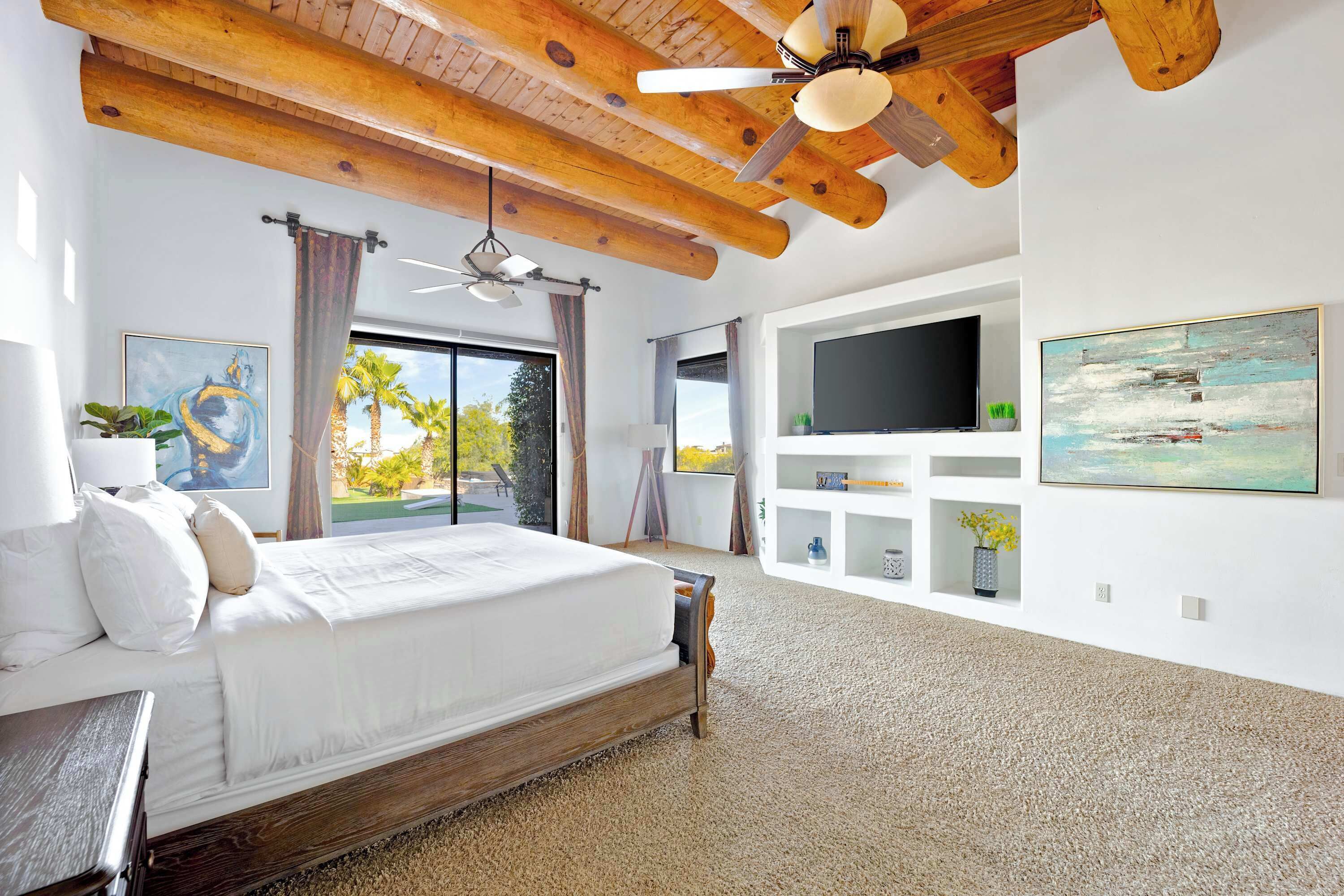 6 bedrooms, desk, free WiFi, bed sheets