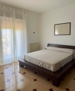 WiFi, bed sheets - Holiday Home 'Sant Anna 45' with Sea View, Wi-Fi and Air Conditioning (Carini)