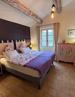 Room - Bed and Breakfast 'Cigale' with Shared Pool, Wi-Fi and Air Conditioning (Saint-Didier)