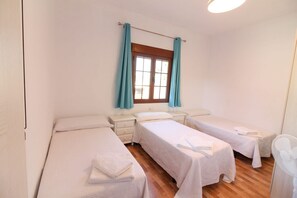 Ferros/tábuas de passar roupa, Wi-Fi, roupa de cama