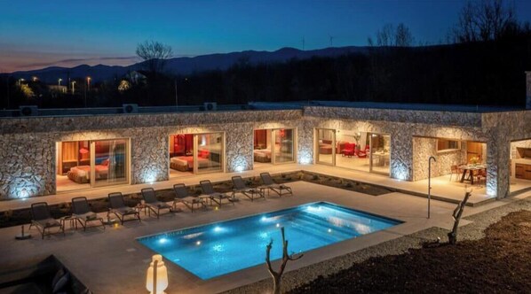 Pool - Villa Fantažija (Dicmo)
