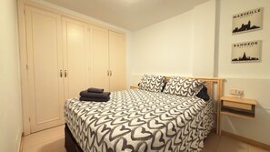 Apartment, Balkon, Gartenblick | Bügeleisen/Bügelbrett, kostenloses WLAN