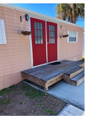 Terrace/patio - Courtland S5 - Homey and Modern Studio (Lakeland)