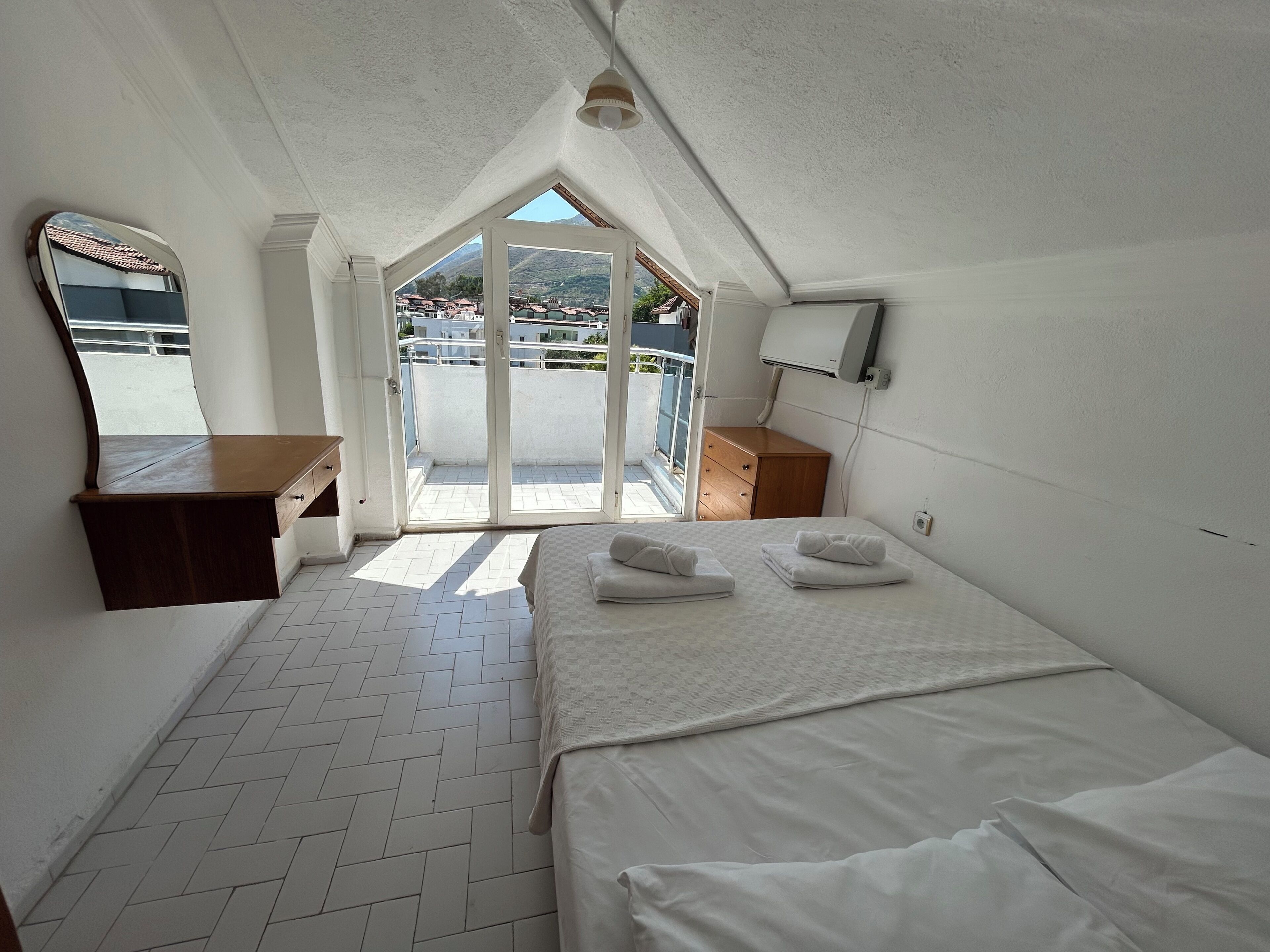 Loft, Balcony, City View