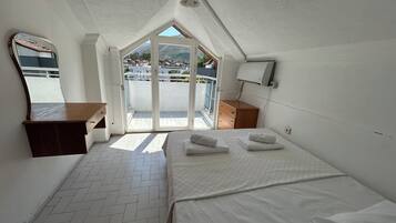 Loft, Balcony, City View
