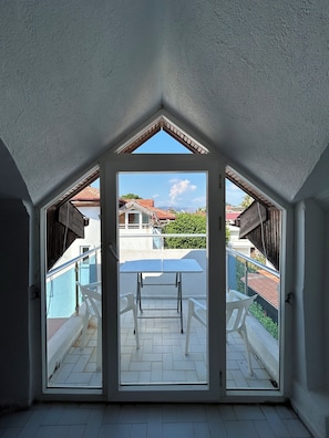 Loft, balcón, vista a la ciudad | Interior