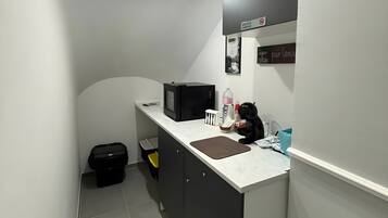 Fridge, coffee/tea maker, electric kettle