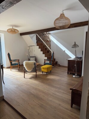 Interior - Charming House & Large Private Park – Périgord Noir, near Sarlat (sleeps 8) (Campagnac-lès-Quercy)