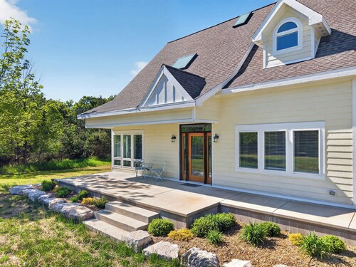 Dog Friendly Ephraim home-wooded lot with fire pit