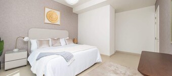 Seaside Hills Apt Beach Access & Sea View Balcony