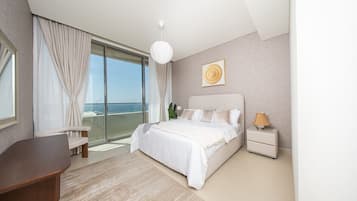 In-room safe, iron/ironing board, free WiFi, bed sheets