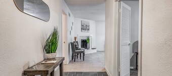 Near Dining, Shopping, Parks! Tranquil Fox Trails