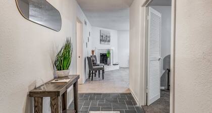 Near Dining, Shopping, Parks! Tranquil Fox Trails