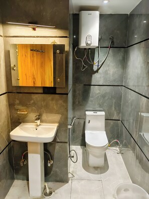 Habitació doble | Bany | Assecador de cabells, tovalloles, sabó i xampú 