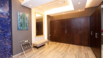 Suite, vue ville | Intérieur