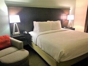 1 bedroom, WiFi (free), bed sheets - King Suite with Full Kitchen | Free Breakfast (Great Falls)