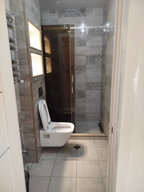 Hair dryer, towels, soap, toilet paper - Luxury villa in tbilisi (T'bilisi)