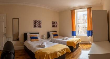 Edinburgh Castle Views City Centre Apartment