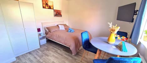 1 bedroom, iron/ironing board, travel cot, free WiFi