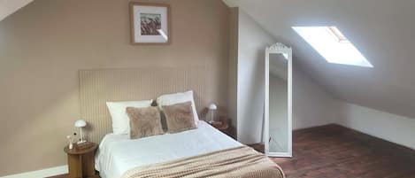 3 bedrooms, iron/ironing board, Internet, bed sheets