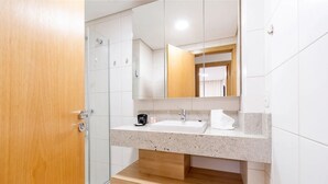 Bathroom - Apto Novo a 400m da Borges de Medeiros (Gramado)