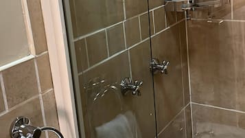 Apartment, 1 Bedroom, Balcony | Bathroom