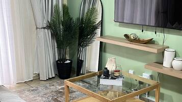 Apartment, 1 Bedroom, Balcony | Living room