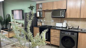 Apartment, 1 Bedroom, Balcony | Private kitchen