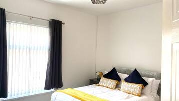 2 bedrooms, iron/ironing board, WiFi, bed sheets