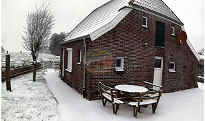 Outdoor dining - Holiday Home Resterhafe in Dornum (Dornum)